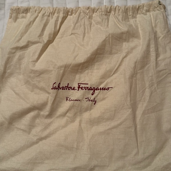 Salvatore Ferragamo bag. - Picture 9 of 9